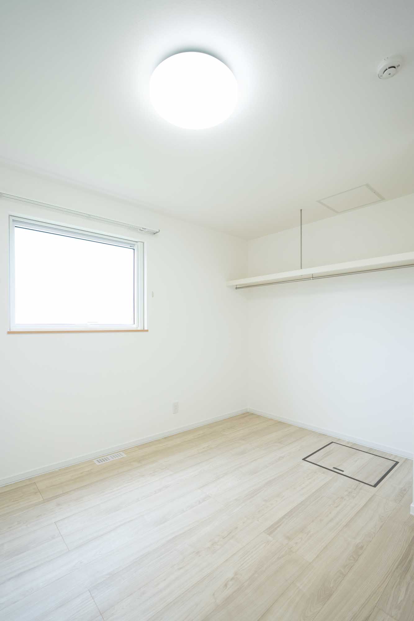 各部屋の収納は「扉なし」のオープンタイプで空間を広々使えます