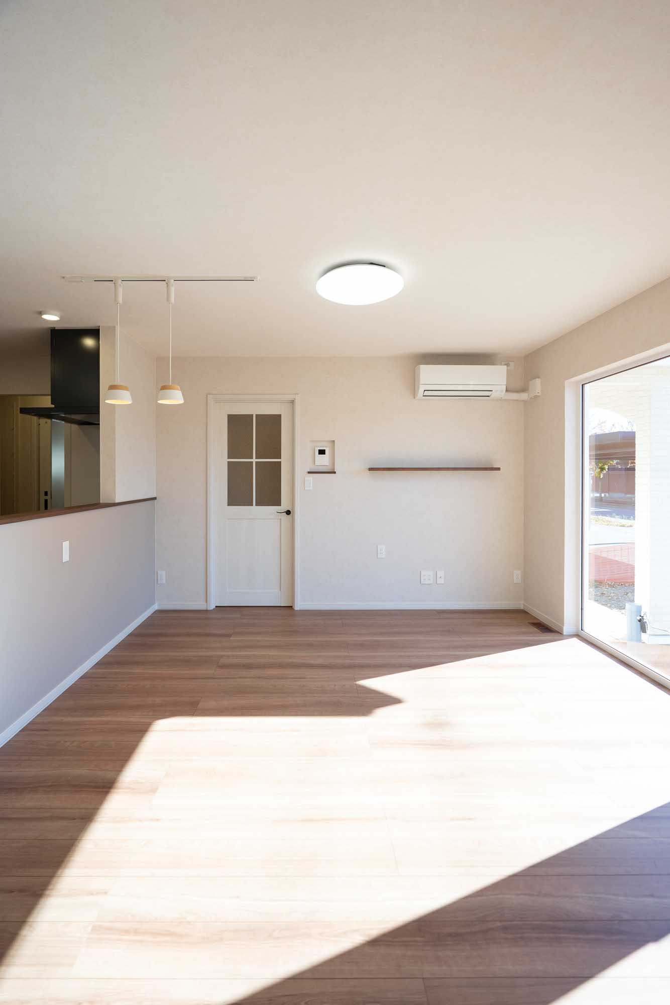 リビングには南面から陽射しがたっぷり